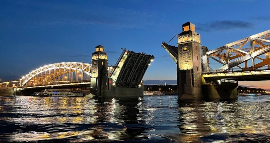 Экскурсия «Мосты Петербурга. Трехчасовая ночная прогулка»