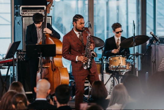 Концерт «Винтажный джаз Нью-Йорка 30-60-х от калифорнийской звезды Armir Lee» на открытой крыше