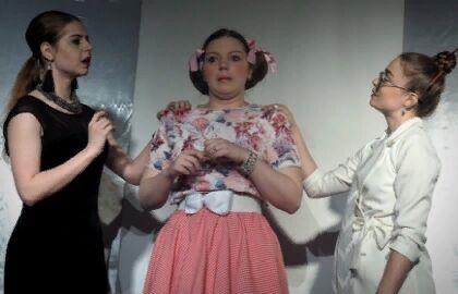 Спектакль «Искусство, или Три женщины на грани нервного срыва»